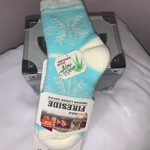 SofSole Fireside ALOE VERA Cozy Socks Snow Xmas